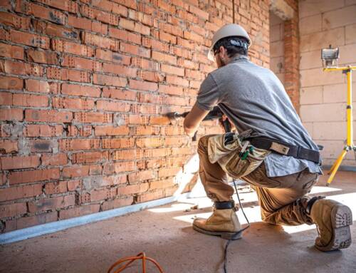 7 dicas de como trabalhar em obras sem prejudicar a coluna